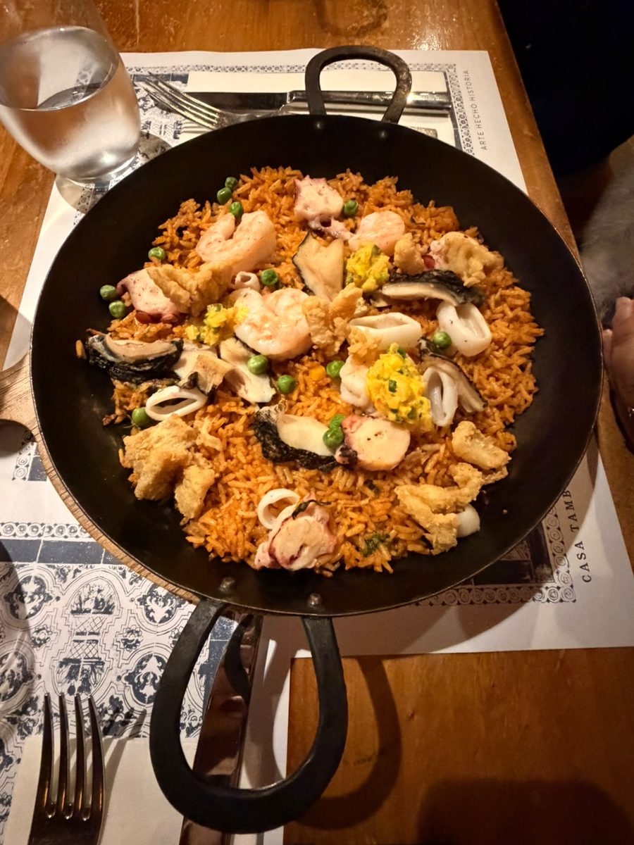 Arroz con mariscos served in an iron pan